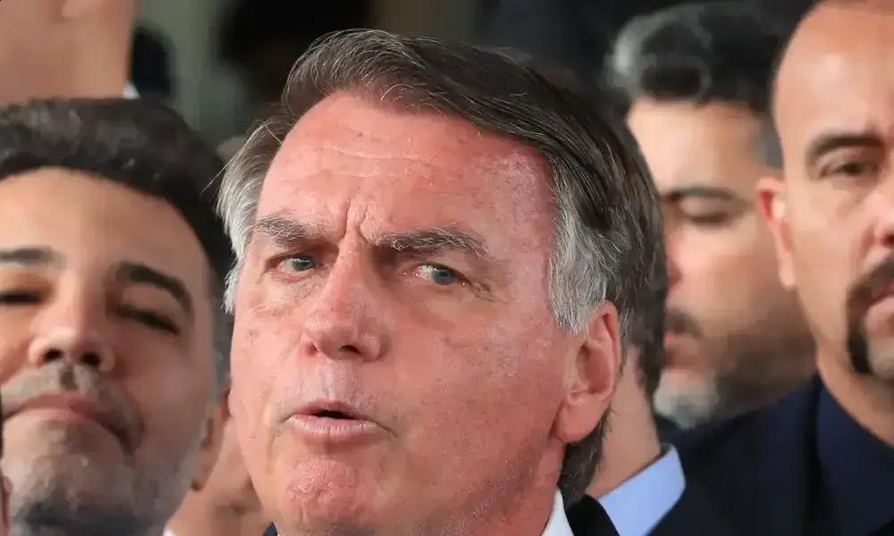 Bolsonaro relata alucinações e mudanças na medicação durante prisão