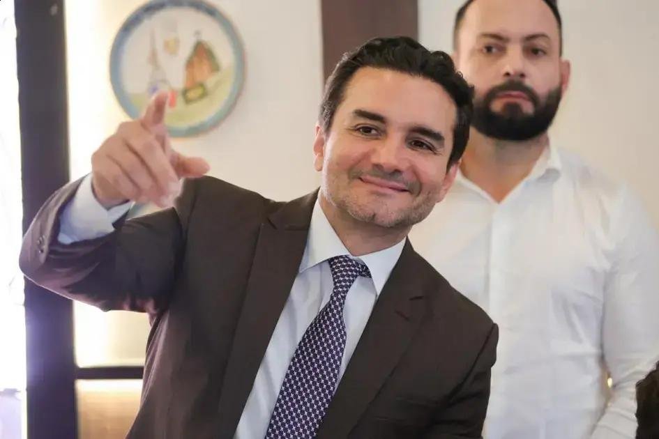 Celso Sabino decide ficar até o fim do ano no governo Lula durante a COP30