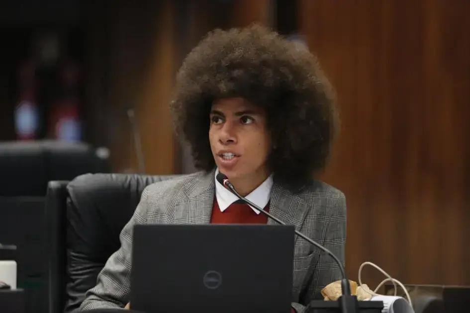 Deputado Renato Freitas se declara usuário de maconha e critica racismo