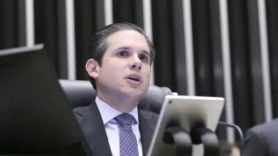 Hugo Motta defende PL Antifacção após críticas de Fernando Haddad