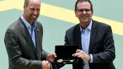 Príncipe William recebe chave do Rio em visita oficial