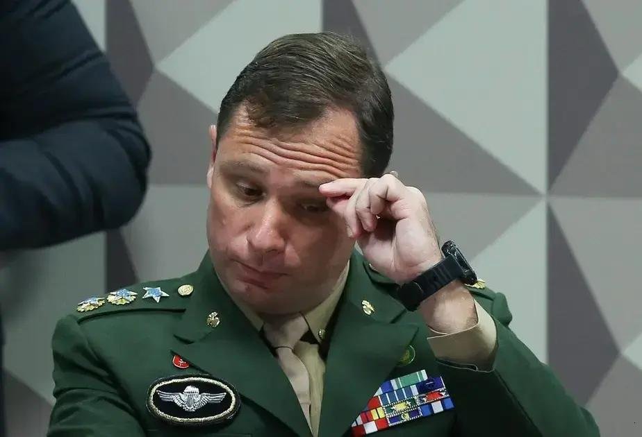 Procurador se opõe à extinção da pena de Mauro Cid no STF