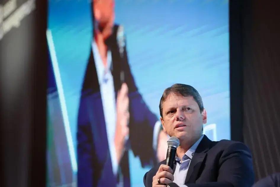 Tarcísio defende prisão perpétua em evento e discute mudanças na segurança