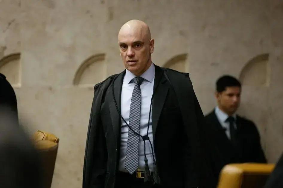 Alexandre de Moraes é classificado como um dos ‘heróis’ de 2025 pelo FT
