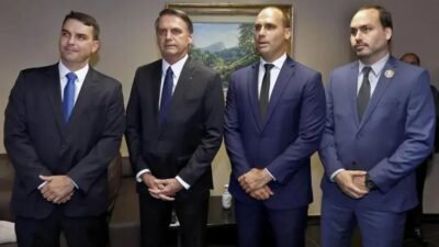 Criticas da família Bolsonaro a Michelle durante evento político